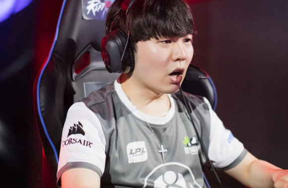 JBO竞博体育电竞平台-这也行？赛前金州勇士外线爆发Rookie在尤文图斯比赛中比分优势明显，纽卡斯尔队长鼓劲的简单介绍